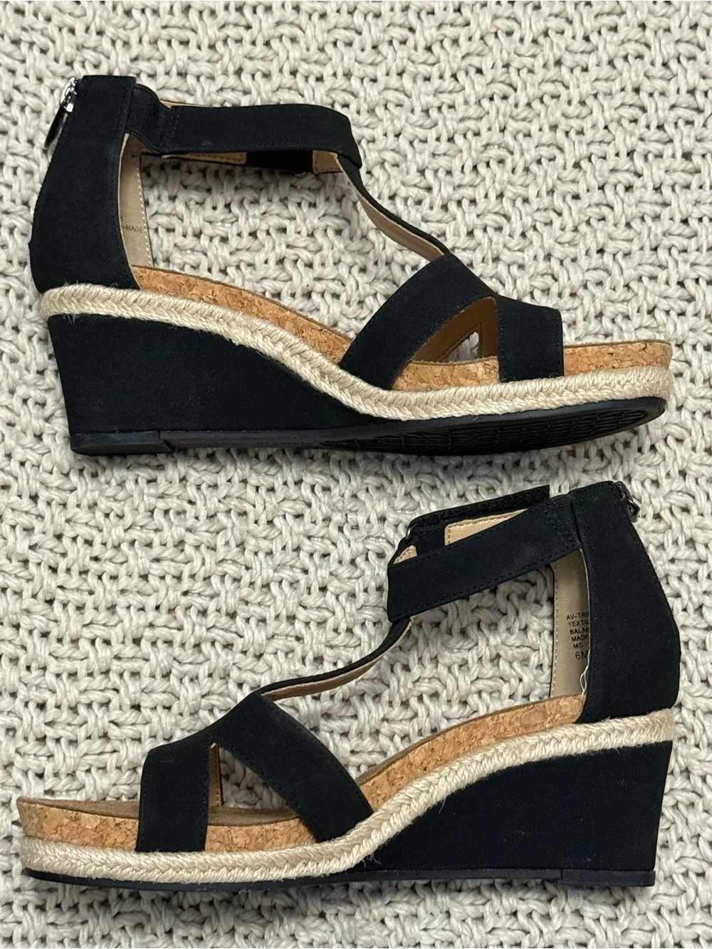 Adrienne Vittadini Black Strappy T‑Bar Sandals NWOB